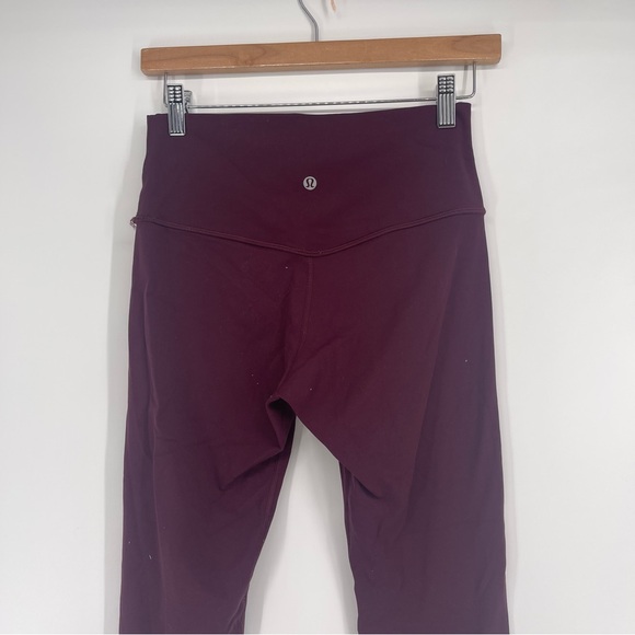 Lululemon Leggings Size 8 Magenta Cropped Womens Plus Size‎ Athletic Slimming - Picture 1 of 5